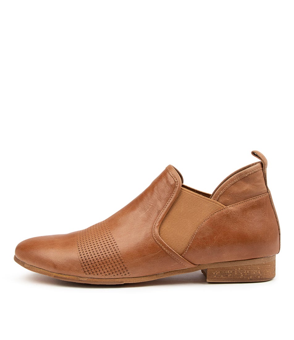Rumi Tan Leather by Django & Juliette