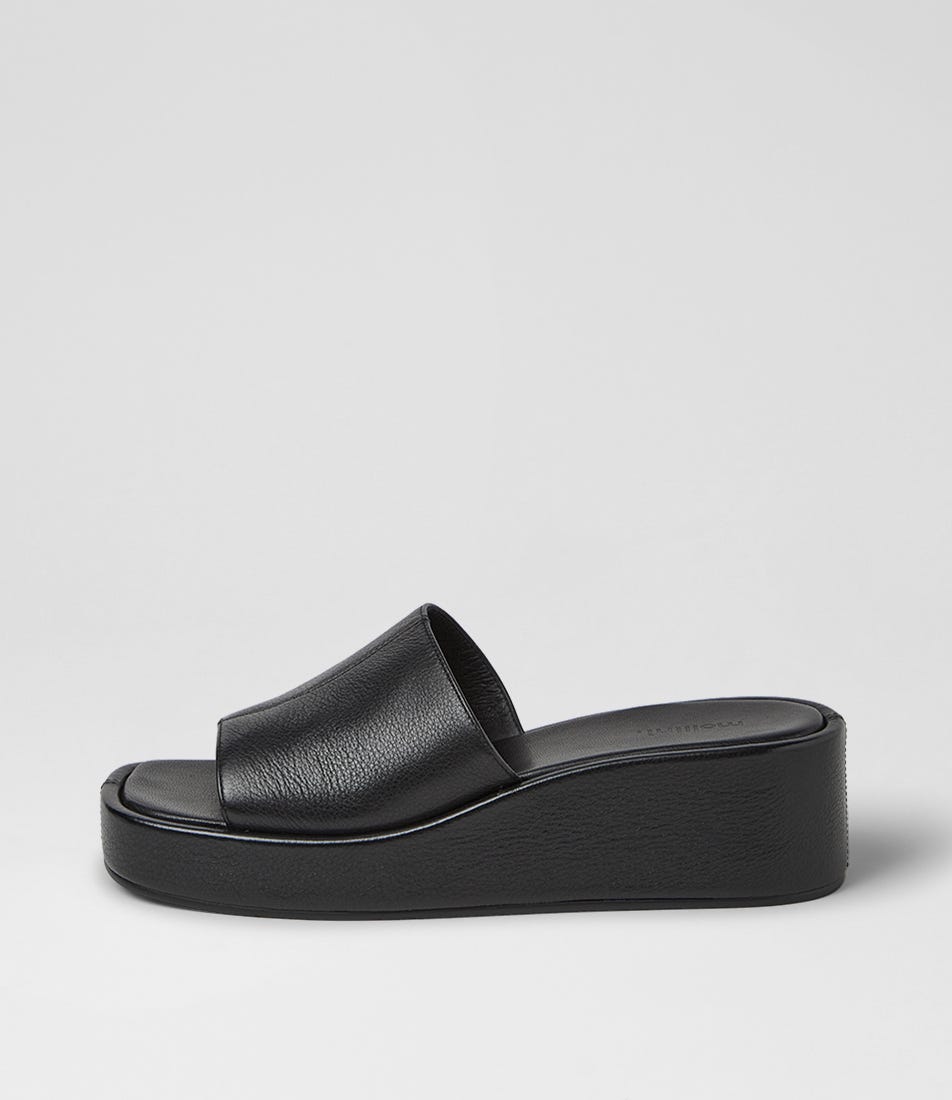 Chevrone Black Leather Sandals